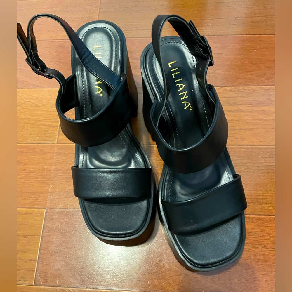 Liliana Platform Sandals